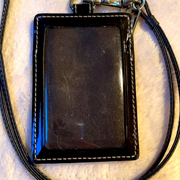 Limited edition COACH C lanyard in black patent - Picture 8 of 8